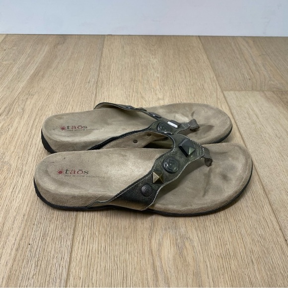 TAOS Red Willow Collection Sandals Size 9 Silver - Picture 2 of 6